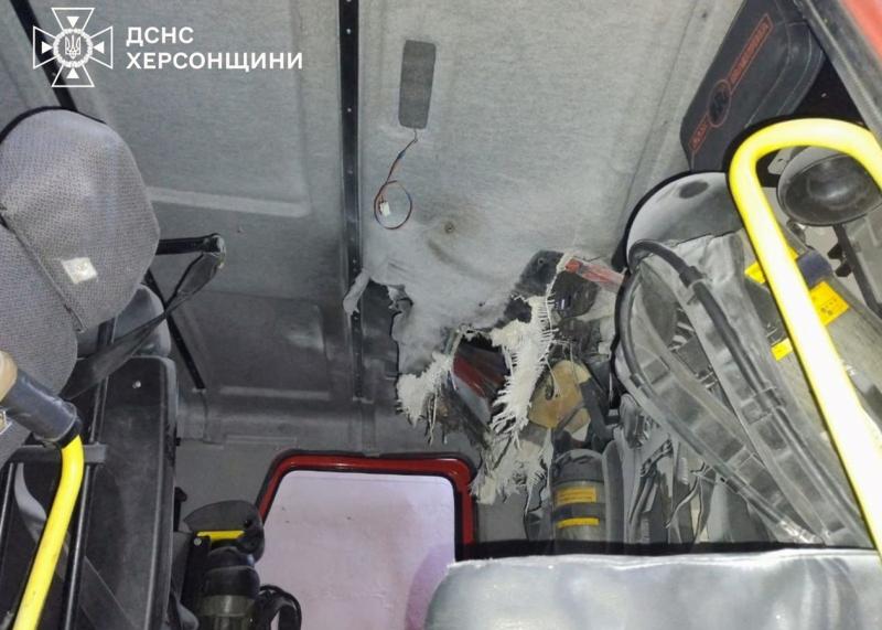 У Херсоні рятувальники стали мішенню для російського дрона, який здійснив напад.