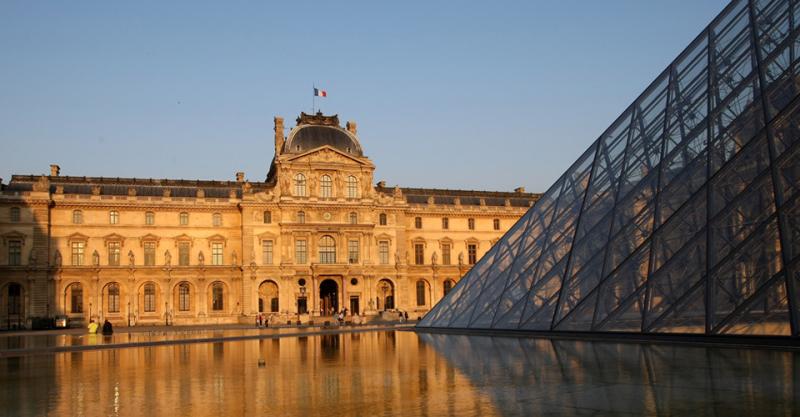 Грабіжники з Лувру намагалися реалізувати коштовності ізраїльській компанії, використовуючи даркнет.