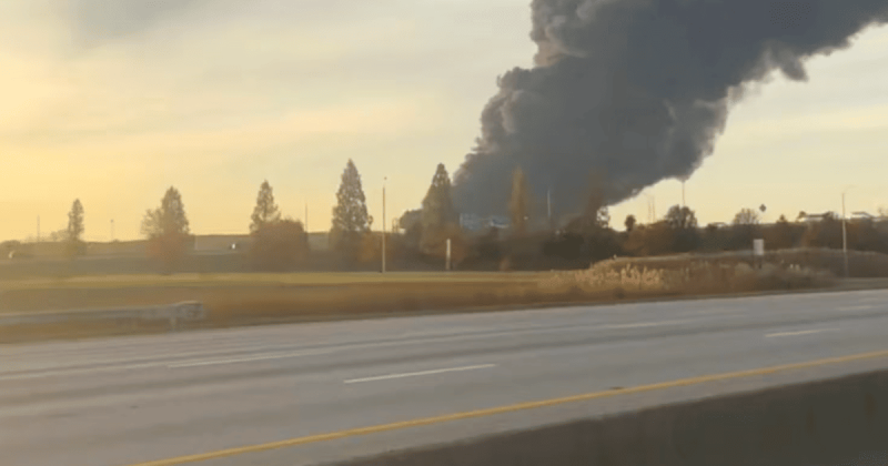 У Сполучених Штатах стався інцидент з вантажним літаком UPS, який зазнав аварії неподалік від аеропорту Луїсвілла. На жаль, є інформація про жертви.