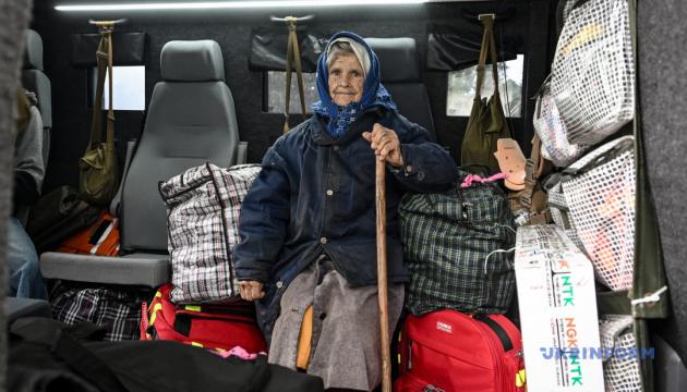 Менше третини одиноких осіб з обмеженими фізичними можливостями в Донецькій області готові до евакуації, повідомляє обласна військова адміністрація.