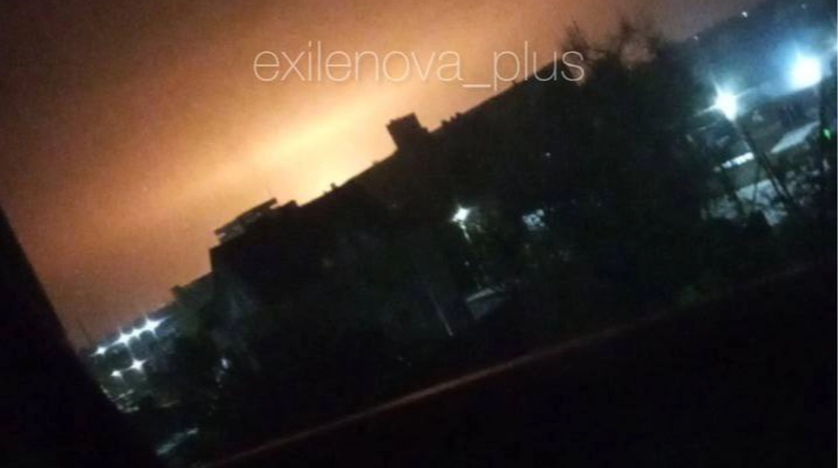 Дрони здійснили напад на нафтохімічний завод у Ставропольському краї Росії, повідомляють соціальні мережі.