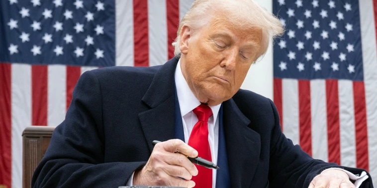 Трамп затвердив закон, що поклав кінець найтривалішому в історії США призупиненню роботи уряду.