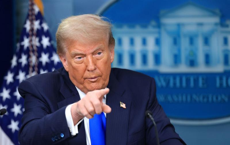 Скандал навколо редагування промови Трампа: BBC принесла вибачення, але фінансової компенсації не надасть.