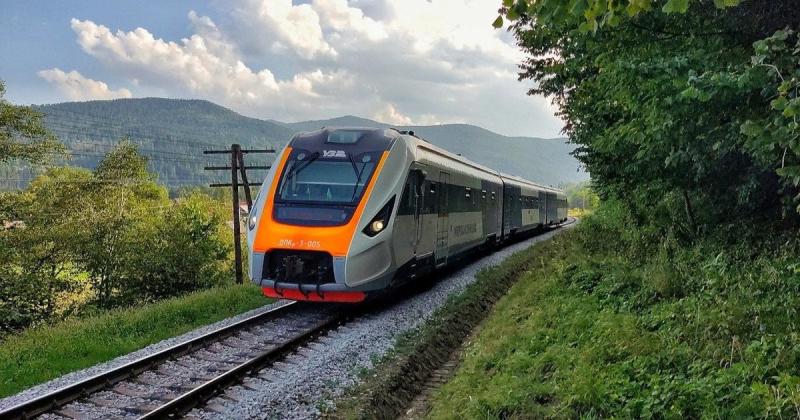 Росія намагається зупинити роботу залізничного транспорту: Кулеба про нову небезпеку.