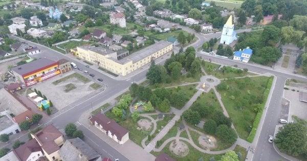 У Волинському Любомлі планують провести капітальний ремонт парку, виділивши на ці роботи 6,3 мільйона гривень.