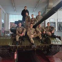 Той, хто з'явився на світ у щасливому вбранні.