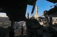 Делегація ХАМАСу, що перебуває в Каїрі, веде переговори щодо угоди про зупинку бойових дій у Секторі Газа, повідомляє Reuters.