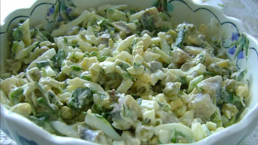 Оригінальний рецепт салату з пекінської капусти та зеленого горошку - Для відпочинку на пенсії.