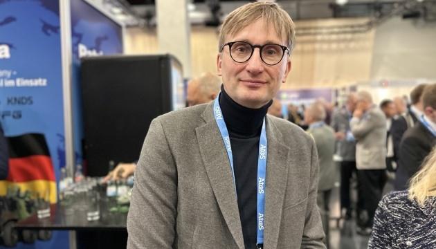 Китай не має наміру сприяти завершенню конфлікту, в той час як Сполучені Штати не готові йти на крайнощі, - заявив німецький історик.