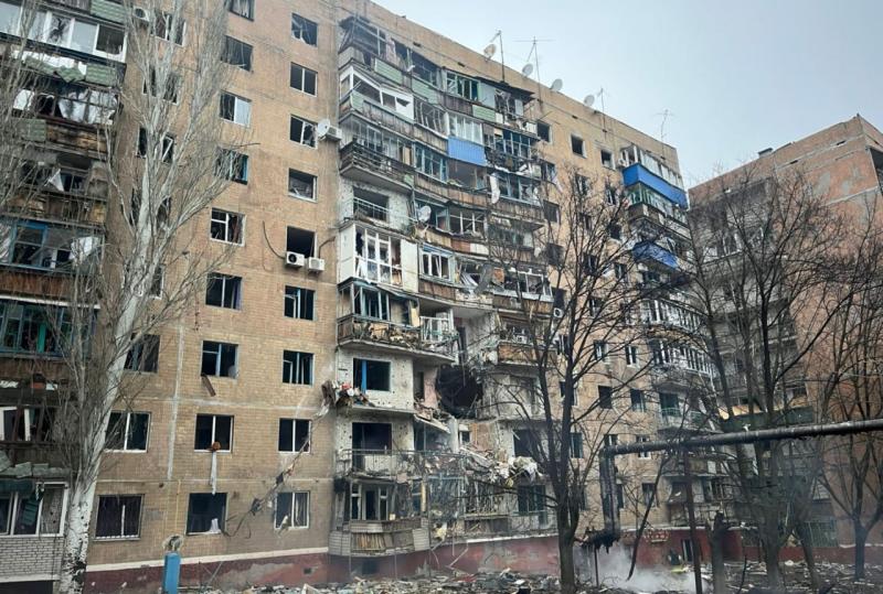 Російські війська атакували багатоповерховий будинок у Краматорську: щонайменше чотири особи отримали поранення.