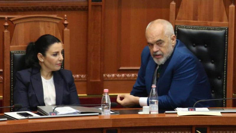 Албанські судді висловили звинувачення на адресу прем'єр-міністра, стверджуючи, що він здійснює тиск у справі, пов'язаній з його близькою соратницею.