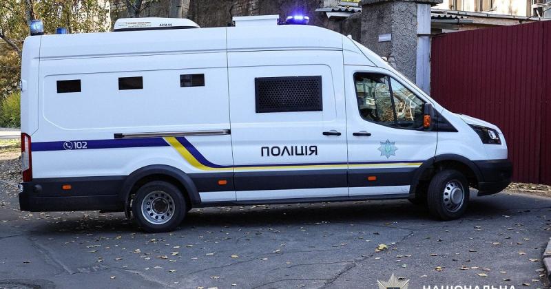 Вбив і заховав тіло у багажнику: на Чернігівщині чоловік жорстоко позбавив життя собаку прямо перед сусідами.