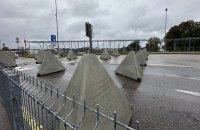 Литва розглядає можливість встановлення мін на мостах, що сполучають її з Росією, згідно з інформацією ЗМІ.