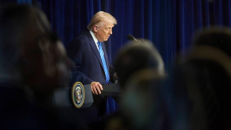 Трамп спостерігав за арештом Мадуро в режимі реального часу, перебуваючи в кімнаті своєї резиденції в Мар-а-Лаго.