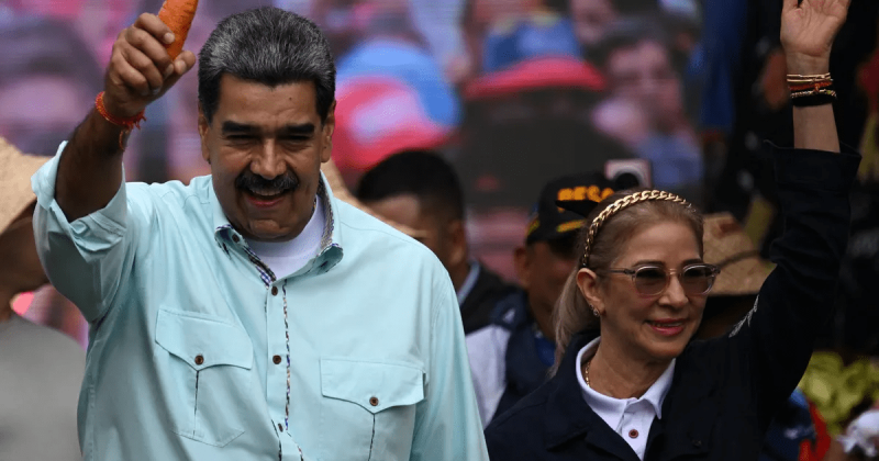 Сполучені Штати Америки офіційно пред'явили звинувачення Ніколасу Мадуро та його дружині. Деталі ситуації можна знайти на online.ua.