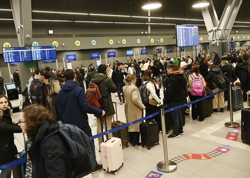 Збої в радіочастотах призвели до зупинки авіаційного руху в Греції.