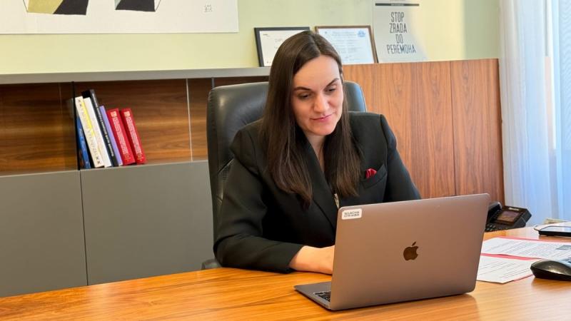 Обережність щодо підпільної школи, що підтримує проросійські ідеї в Києві, підкреслює, що питання освіти та культури є важливими аспектами національної безпеки.