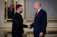Зеленський та міністр оборони Великої Британії провели переговори щодо розміщення військових контингентів союзників на території України.