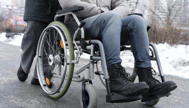 В Луганській області під час проведення ТОТ зменшують пенсії для тих осіб, які не мають російської довідки про інвалідність, стверджують правозахисники.