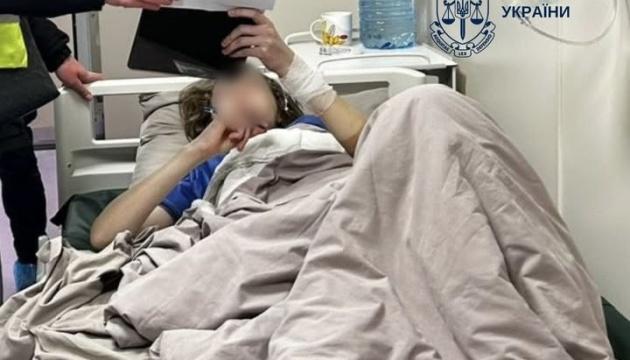 У Києві суд ухвалив рішення про арешт учня, який здійснив напад на вчительку та однокласника з ножем.