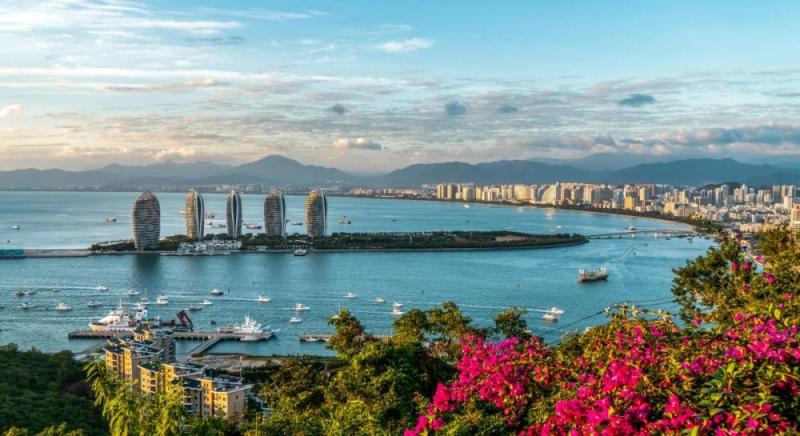 Китай вже двічі залучав тисячі риболовецьких кораблів: що стоїть за цими діями?