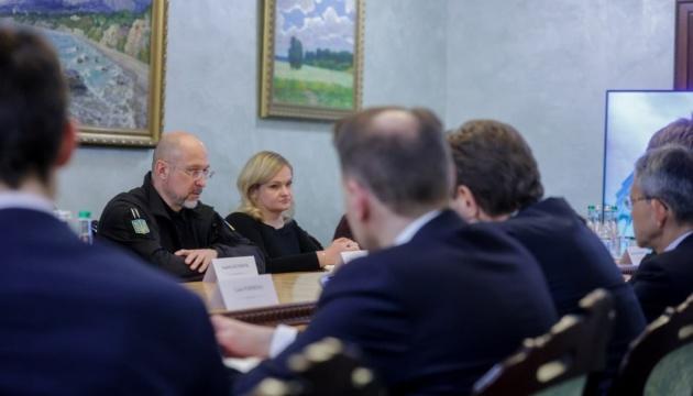 Шмигаль зустрівся з послами G7 та ЄС для обговорення вимог українського енергетичного сектора.