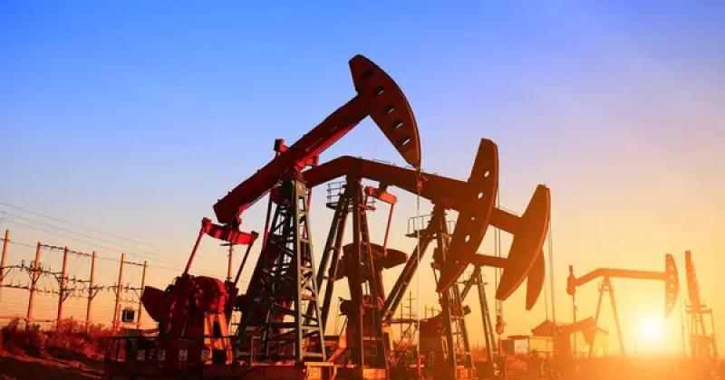 Вплив обмежувальних заходів та накопичення запасів: Росія готується до зниження обсягів нафтовидобутку -- Delo.ua