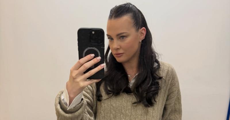 Мелодії, обійми і впевнені кроки: Сахневич поділилася зимовими моментами з 1-річною донечкою Позитивом. Світлини.