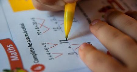 Освітня криза: близько 50% українських підлітків не володіють базовими знаннями з математики.