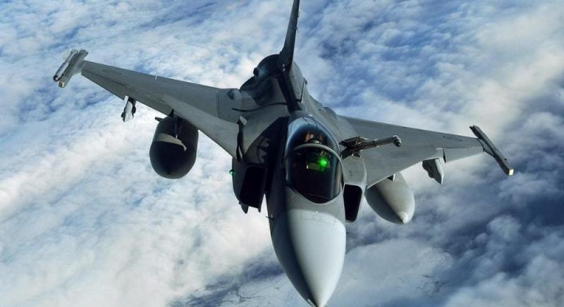 Україна планує здійснити авансовий платіж за перші винищувачі, які надійдуть з Швеції та Франції, повідомив Зеленський.