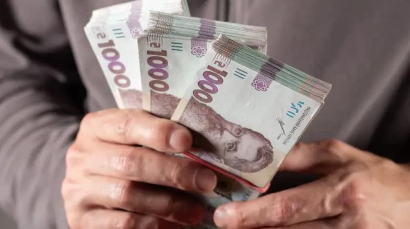 Українці отримують 20 тисяч гривень: як подати заявку на цю допомогу - На пенсії.