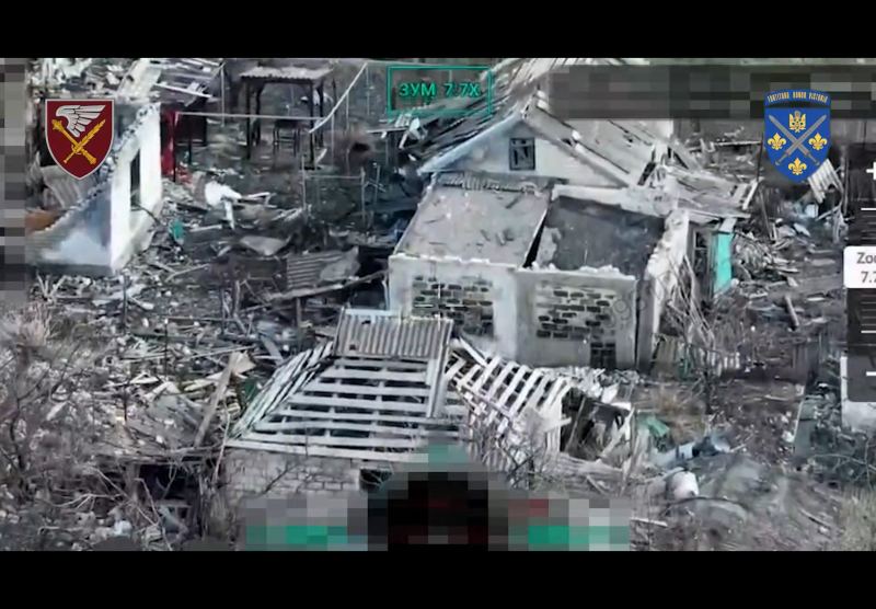 Селище опинилося під нестерпним тиском з боку російських військ: мирні жителі залишилися заблокованими серед знищених будівель.