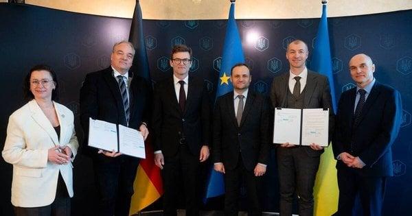 Україна та Німеччина досягли угоди щодо фінансування іпотечних кредитів для переселенців з відсотковою ставкою 3%.