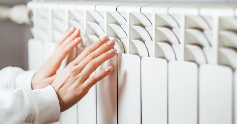 Батареї можуть остигати раніше часу: які міста стикаються з найбільшою проблемою у сплаті за газ.