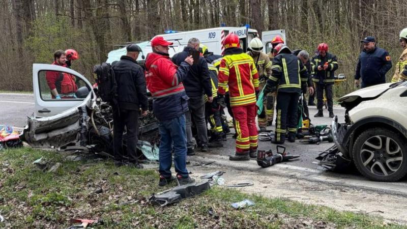 Трагічна автомобільна аварія в Страсну п'ятницю на виїзді з Львова.