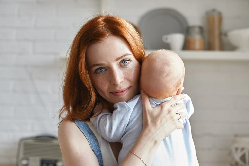 Чи буде враховано декретний період у трудовий стаж, якщо ви перебували на роботі під час відпустки по догляду за дитиною? - Щодо пенсійного забезпечення.