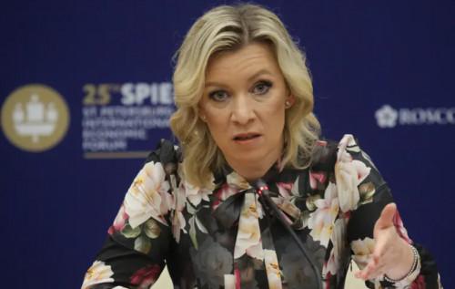 Захарова висловила обурення в зв'язку з візитом Джонсона на передову.